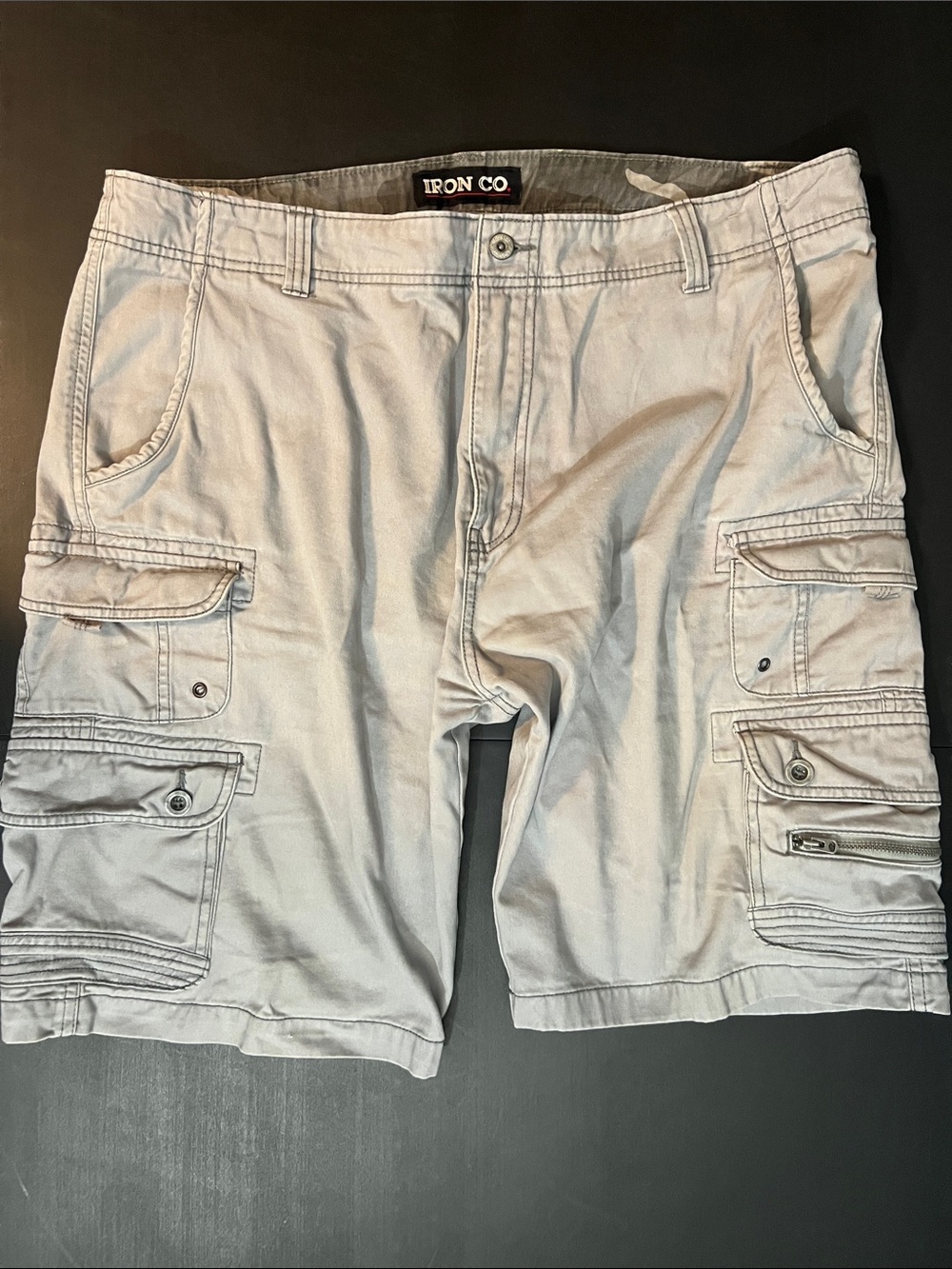 Iron Co. Men's Light Gray Cargo Shorts - Utility Pocket Design
